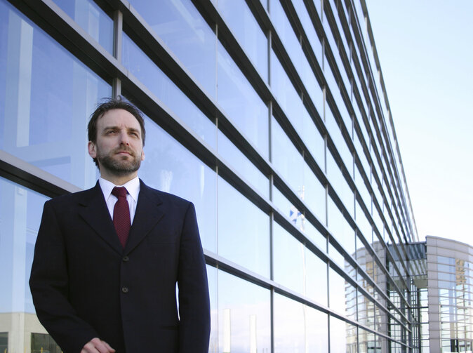 Finanční zprostředkovatelé sjednali  ve 4Q 2015 klientům produkty v hodnotě 21 miliard Kč