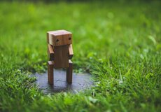 Zapojit AI a roboty do péče o nemocné a umírající většině Čechů nevadí