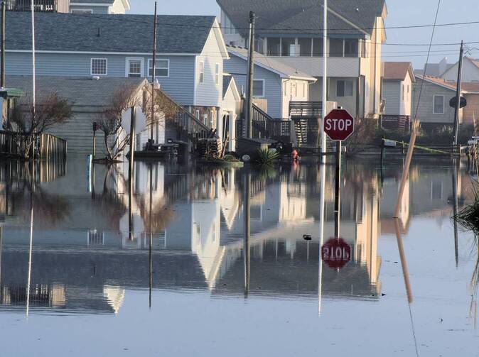 Australské záplavy postihly 200 000 lidí
