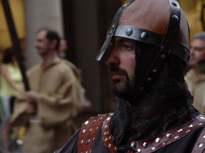 Aviva opět nosí přilby