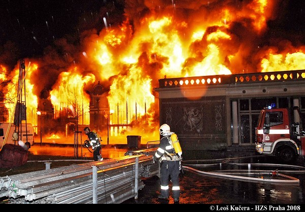 FOTO: Peklo v Průmyslovém paláci