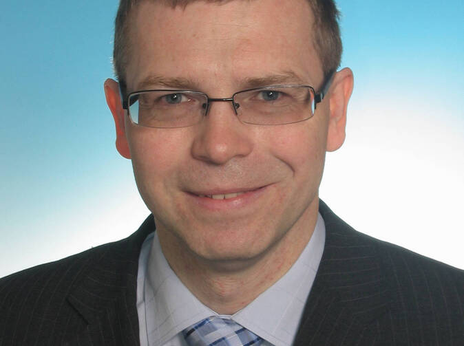 Vývojové trendy na světovém a českém pojistném trhu