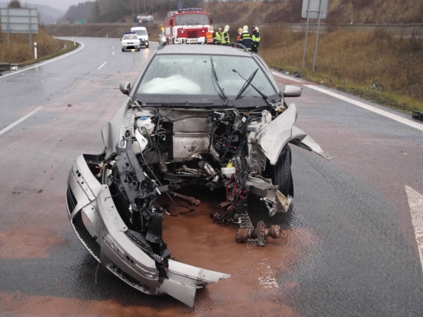 Z povinného ručení se mají platit hasiči, ale i zdravotníci a policisté