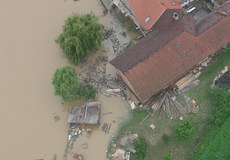 
			Balkán sčítá škody po povodních, záplavy zasáhly i Česko