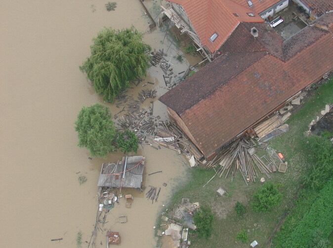 Česká pojišťovna registruje již téměř 1500 škod z víkendových záplav
