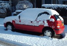 
			Asistenční společnosti: Češi jezdí na nevhodných gumách