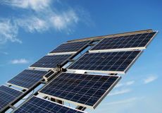 Na sluneční elektrárny nesvítí - zasypal je sníh