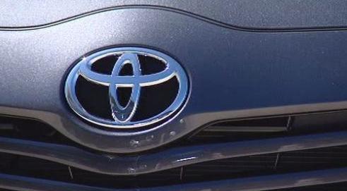 Toyota svolává další statisíce aut. Většinou pickupy
