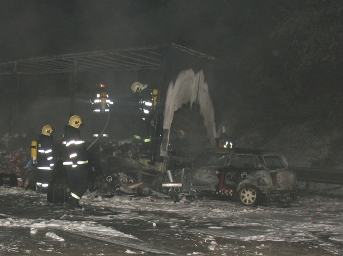 Na dálnici u Brna hořelo auto, ale řidič zázrakem přežil