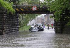 Bouře, záplavy a slabá zemětřesení zasáhly Rumunsko