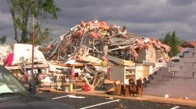 Obětí tornád ve Spojených státech je už přes 300