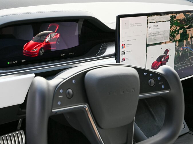 Tesla čelí bezpečnostnímu šetření v USA ohledně autonomního řízení