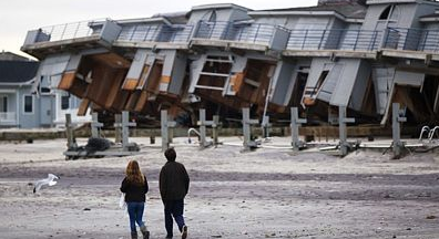 Počet obětí bouře Sandy se blíží stovce. Mrtvých stále přibývá