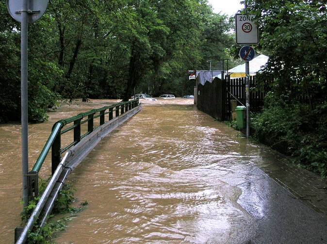 Na stupni ohrožení je pět úseků řek, Labe v Mělníku kleslo 