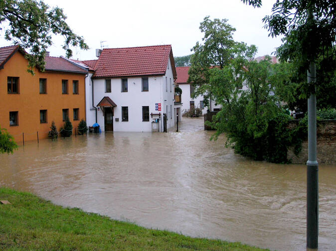 Téma: Povodně 2013 - škody