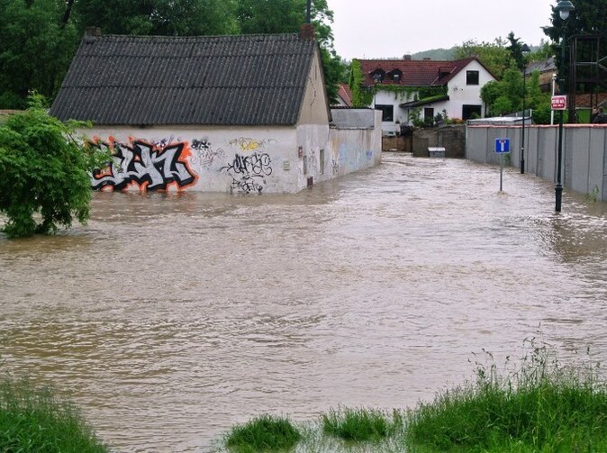 Allianz z krupobití eviduje více než stovku škod na automobilech 