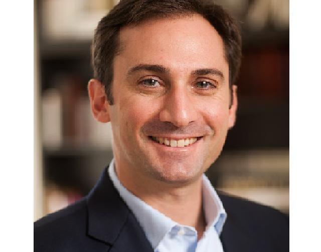 Finančním ředitelem společnosti AXA je Sébastien Guidoni