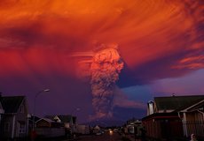 
			V jižním Chile vybuchla sopka Calbuco. Evakuováno je tisíce lidí