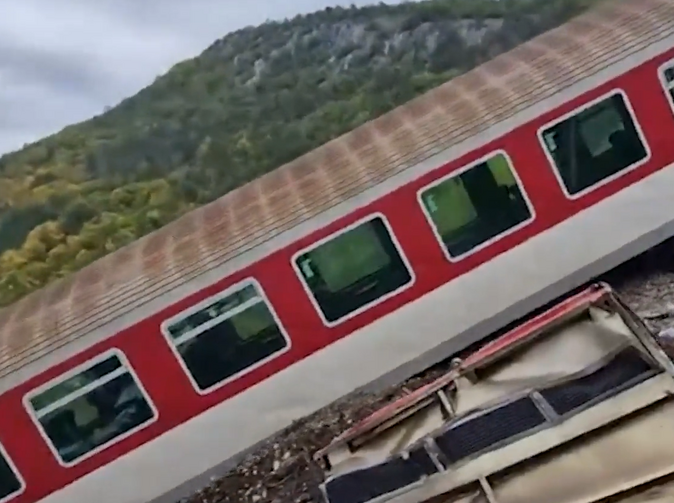Video: Vážná nehoda vlaků na Slovensku