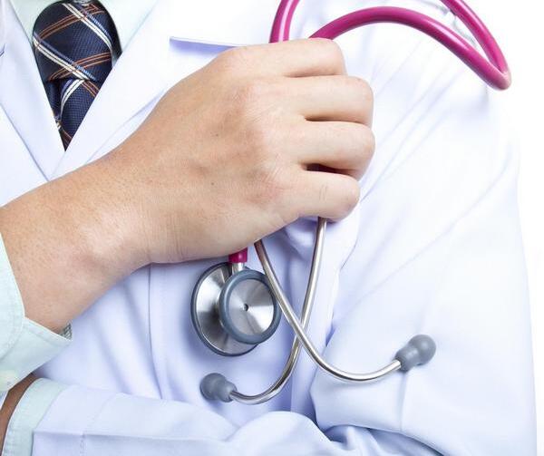 Stoupá poptávka po krytí rizik závažných onemocnění. Jak reagují pojišťovny?