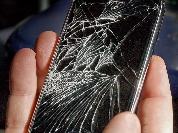 Telefonní operátoři nabízí pojištění telefonů. Jsou podmínky pojištění výhodné?