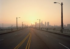 V Los Angeles byl vyhlášen stav ohrožení. Kvůli úniku metanu, bylo evakuováno 2000 rodin.