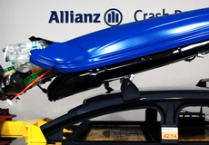 Před cestou na chalupu nezapomeňte správně zajistit náklad, varují crash testy Allianz