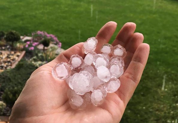 Pondělní krupobití napáchalo škody za desítky milionů