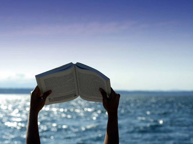 Kvalitní dovolená pojištěná dobrou knihou. Lidé z byznysu a jejich knižní tipy