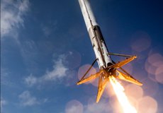 
			Raketa SpaceX explodovala při startu a zničila satelit za 200 milionů dolarů