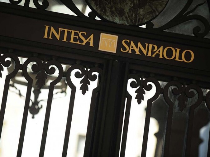 Intesa má zájem o Generali