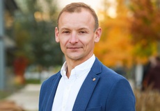 Rok 2018: On-line a poradci zachraňující trh