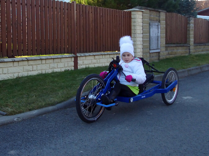 Desetiletá Karolínka z Kopřivnice dostala světový unikát