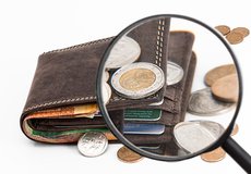SOLUS: Dluh po splatnosti má 6,63 % dospělých občanů