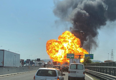 Video: Italské peklo. Srážka kamionů způsobila obrovskou explozi