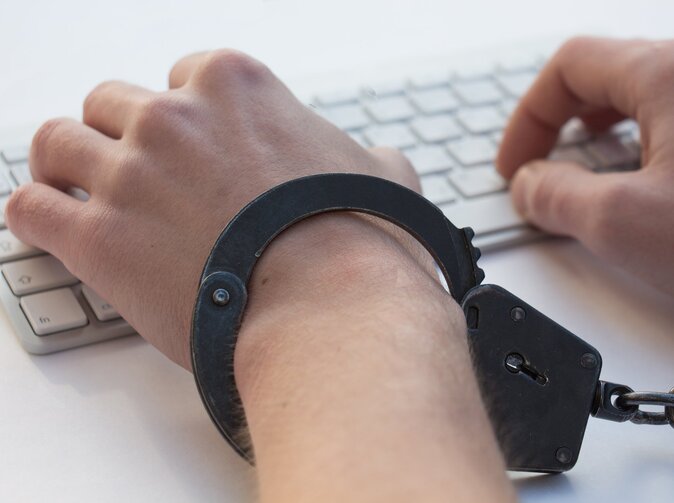 Jak pojistný podvod vnímají švýcarští a němečtí klienti?