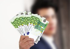 Kupní síla Evropanů loni byla v průměru 16 344 EUR