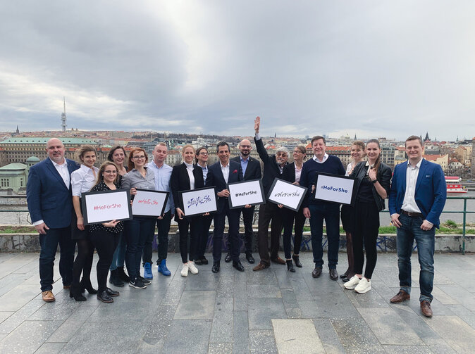 AXA se připojila k iniciativě OSN #HeForShe