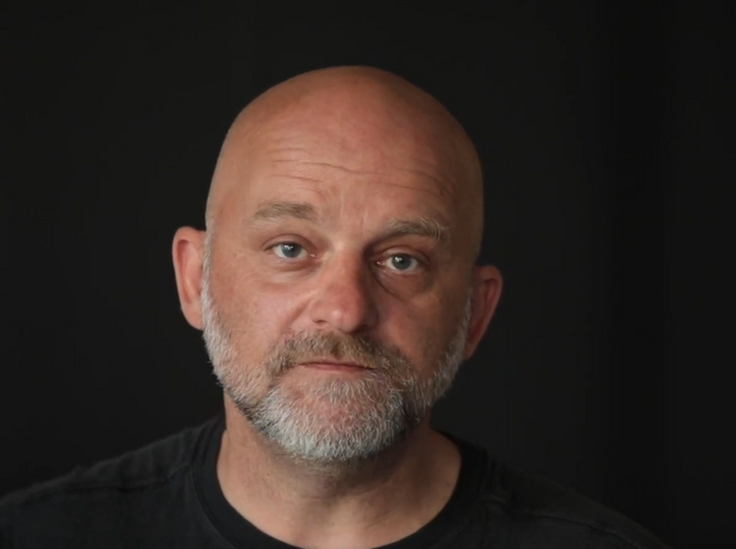 Kooperativa: Hynek Čermák učí děti, jak se vyhnout úrazu míchy