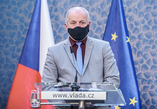 Vláda utahuje šrouby. V noci ani na krok!