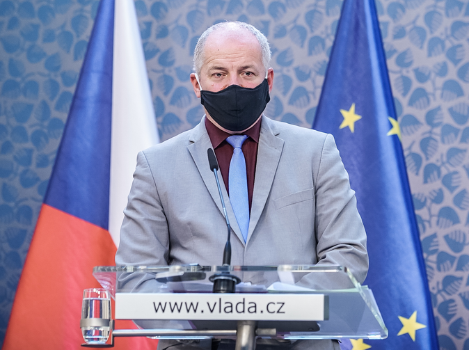 Vláda utahuje šrouby. V noci ani na krok!