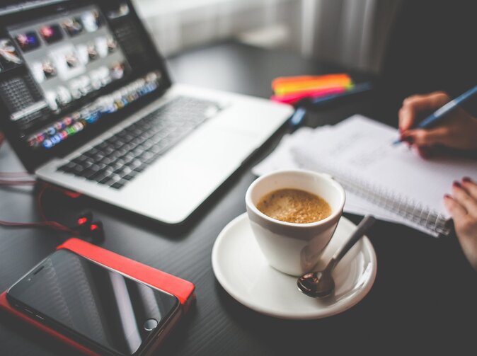 YOUPLUS: Přes internet hlásí škodní události více než 90 procent lidí