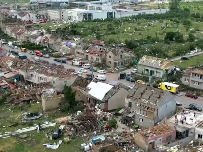 Tornáda ničila Česko! Pojišťovny začaly pomáhat