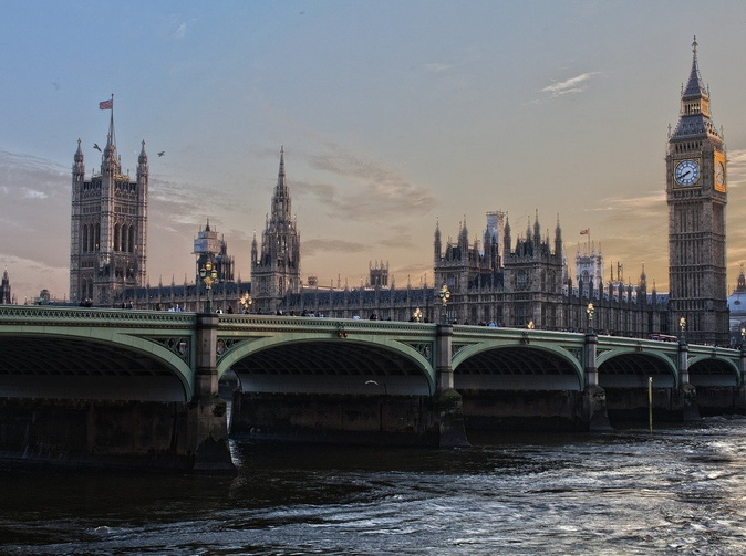 Jaká je role provozovatelů anuitního pojištění v UK v oblasti investic?
