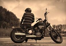 Motocyklisté na silnici čelí vyšším rizikům