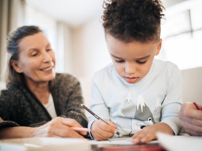 Meziroční pokles sňatků i narozených byl více než desetiprocentní