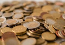 
			Česká národní banka snížila úrokovou sazbu na 4,25%