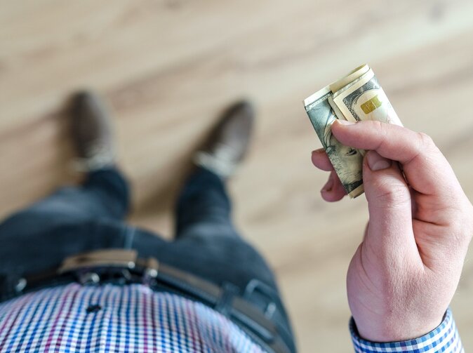 2023: UnitedHealth Group má provozní zisk 14 %. Výnosy Kaiseru jsou 5,7 %