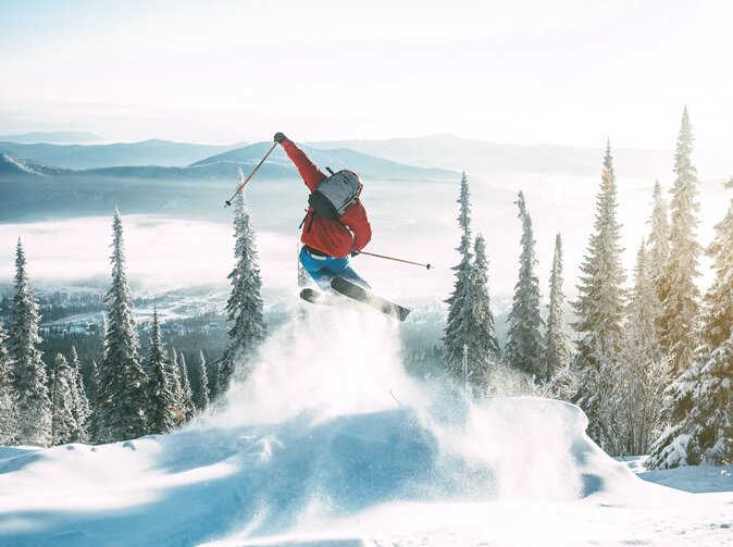 Chystáte se na lyže do zahraničí? Pozor na praktiky lovců nehod na sjezdovkách