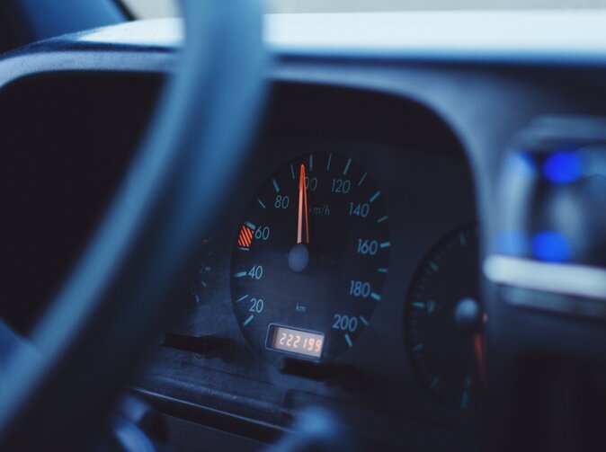 1. říjen = den pojištění aut dle ujetých kilometrů